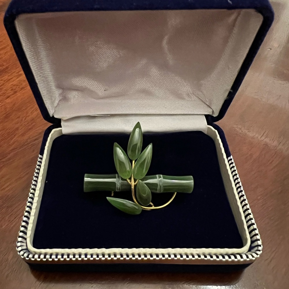Vintage Bamboo Jade Gold Tone Brooch Pin Unworn